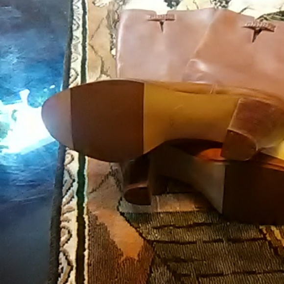 Boots - Picture 6 of 8